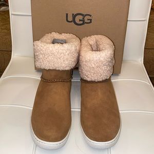 Ugg sneaker size 10 in Chestnut
